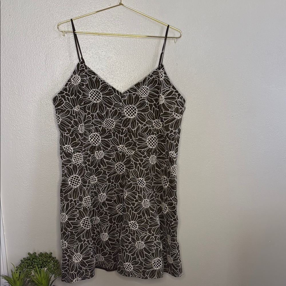 Women’s Express XL Stylish Green and White Spaghetti Strap Floral Dress